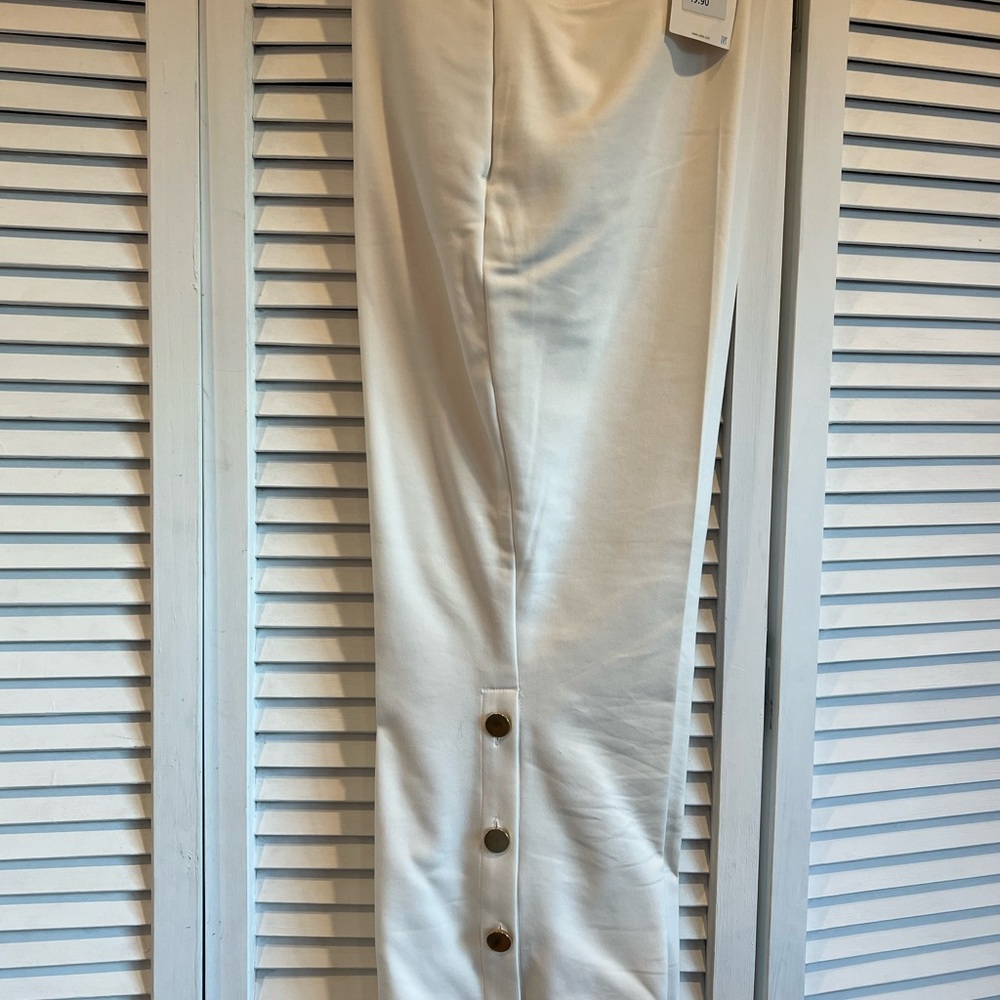 Zara Buttoned Pants - Picture 2 of 3
